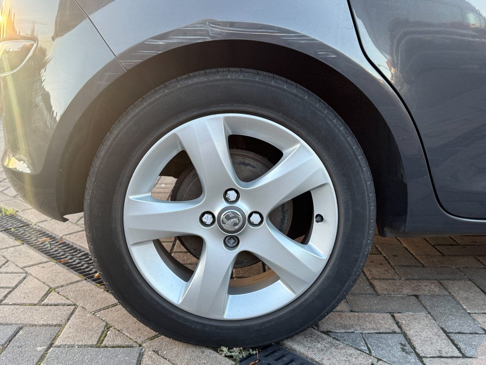 
Vauxhall Corsa 1.4 SXI full									