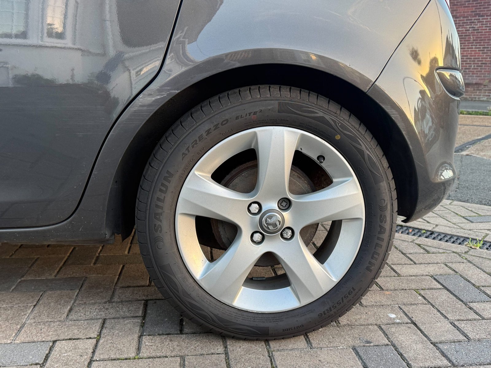 
Vauxhall Corsa 1.4 SXI full									