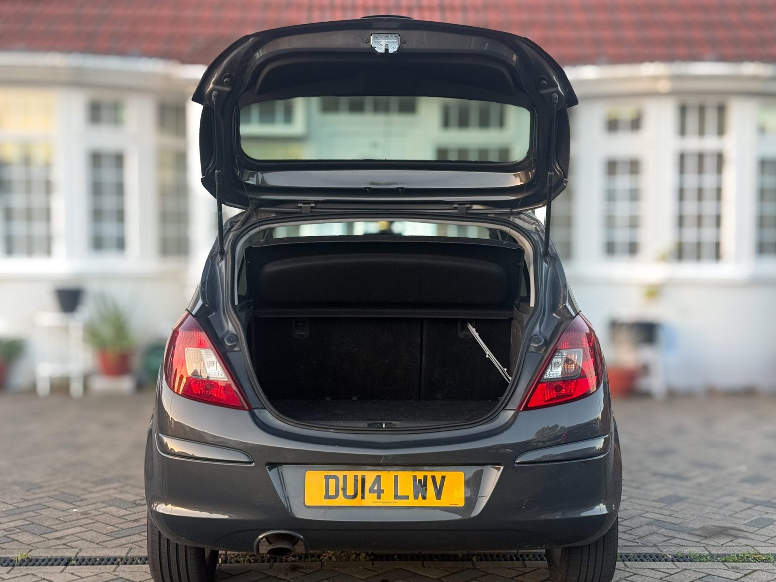 
Vauxhall Corsa 1.4 SXI full									