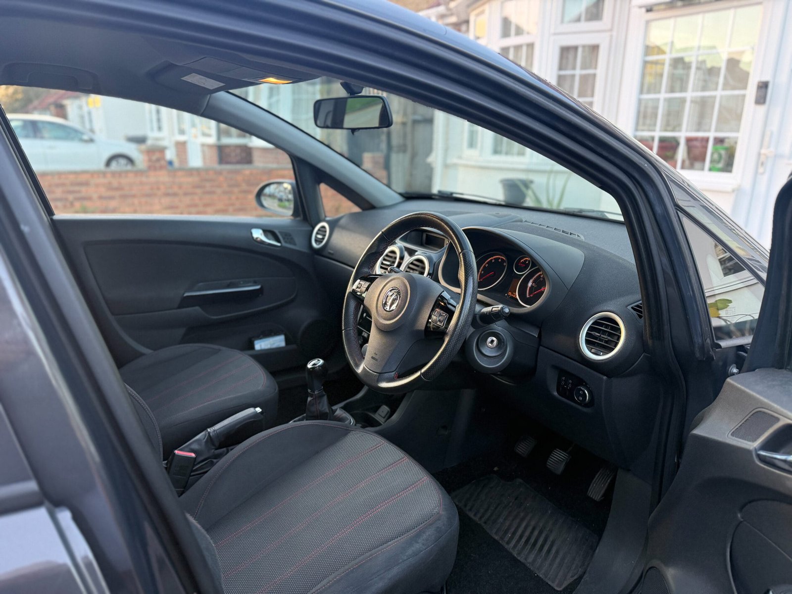 
Vauxhall Corsa 1.4 SXI full									