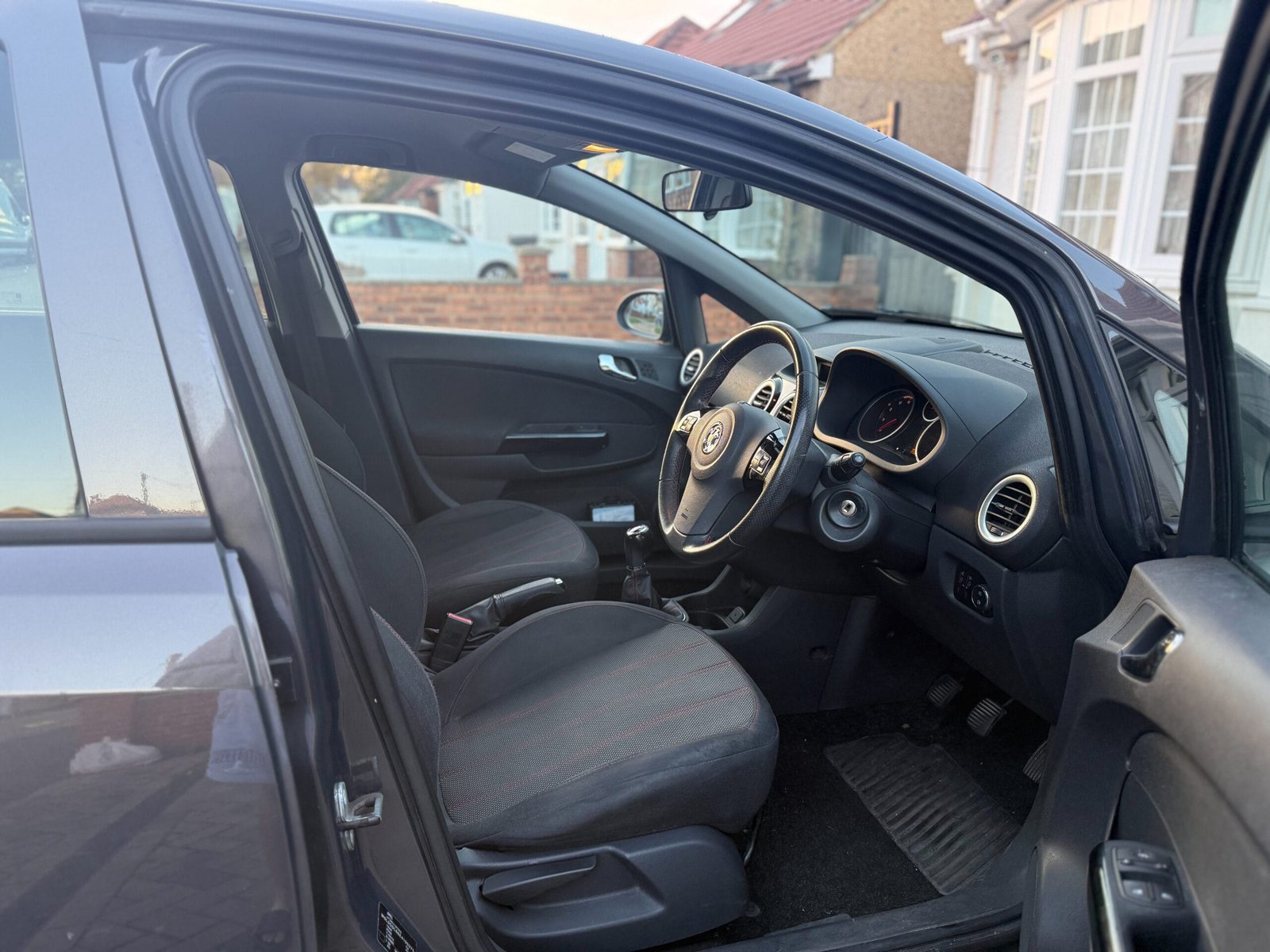 
Vauxhall Corsa 1.4 SXI full									