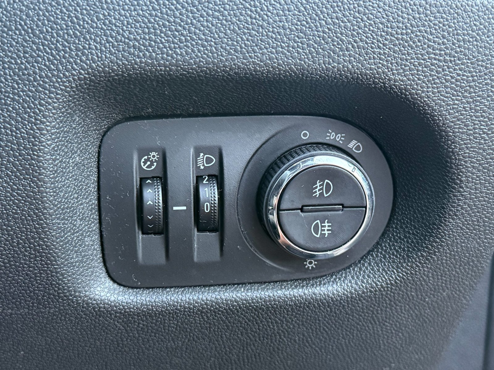 
Vauxhall Corsa 1.4 SXI full									