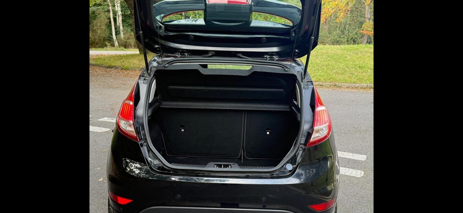 
Ford Fiesta 1.0 Black Ed. full									