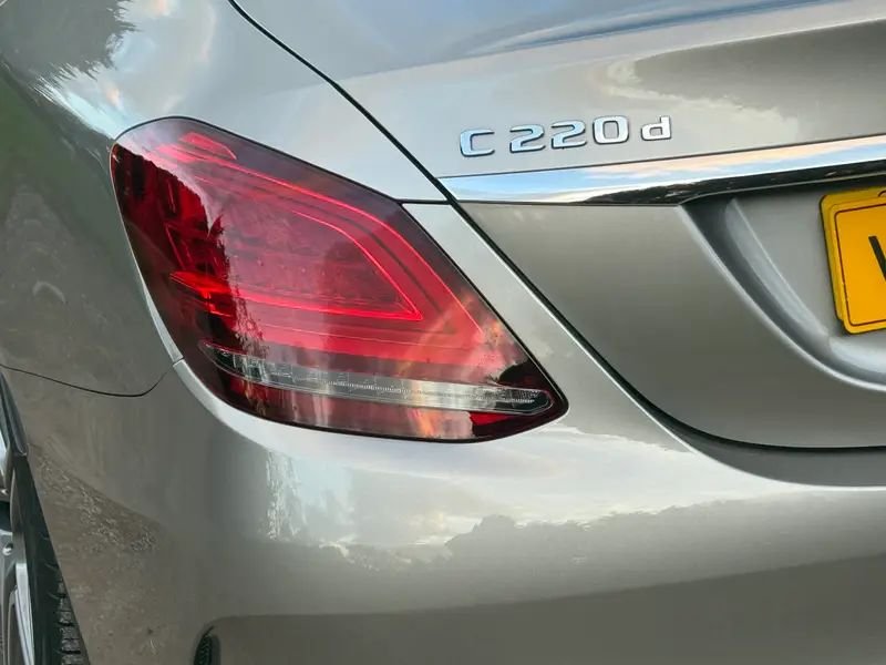 
Mercedes C Class 2.0L full									