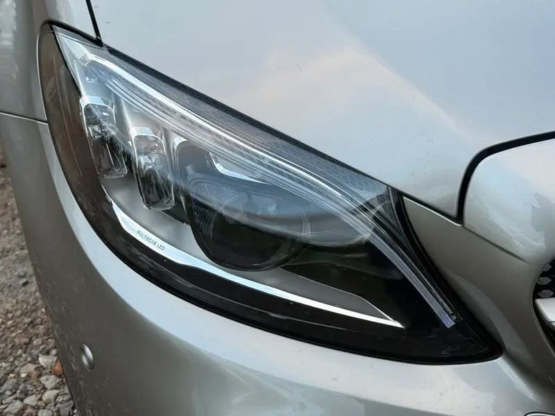 
Mercedes C Class 2.0L full									