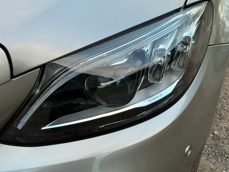 
Mercedes C Class 2.0L full									