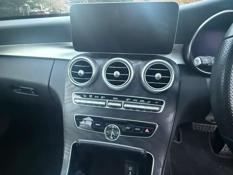 
Mercedes C Class 2.0L full									