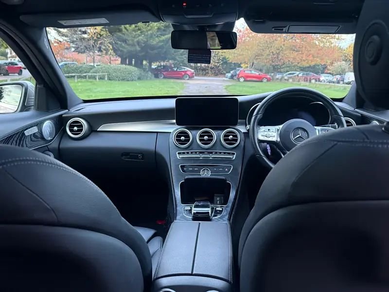 
Mercedes C Class 2.0L full									