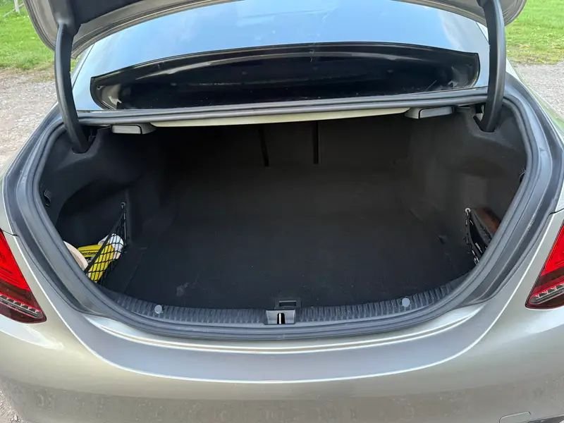 
Mercedes C Class 2.0L full									