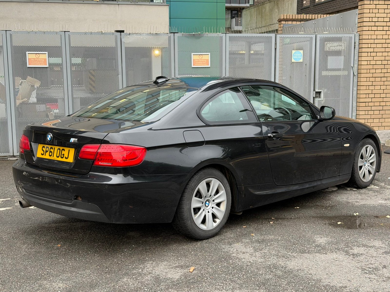 
								BMW 3 Series 2.0 320i M Sport Steptronic Euro 5 full									