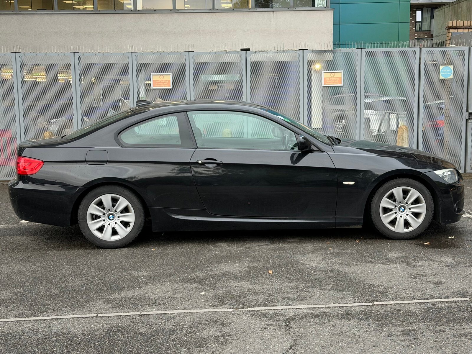 
								BMW 3 Series 2.0 320i M Sport Steptronic Euro 5 full									