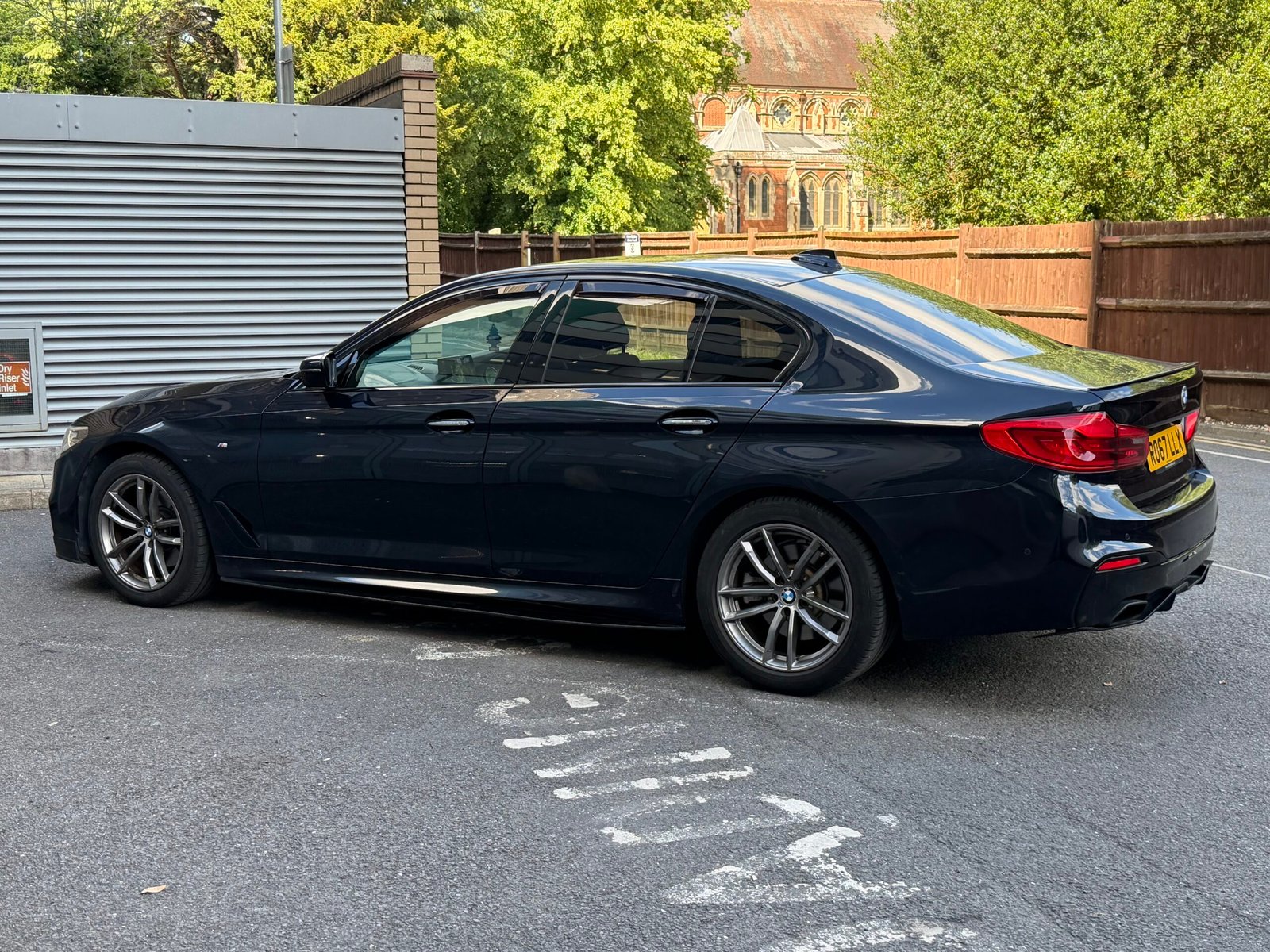 
								BMW 5 Series 2.0 520d M Sport Auto xDrive Euro 6 full									