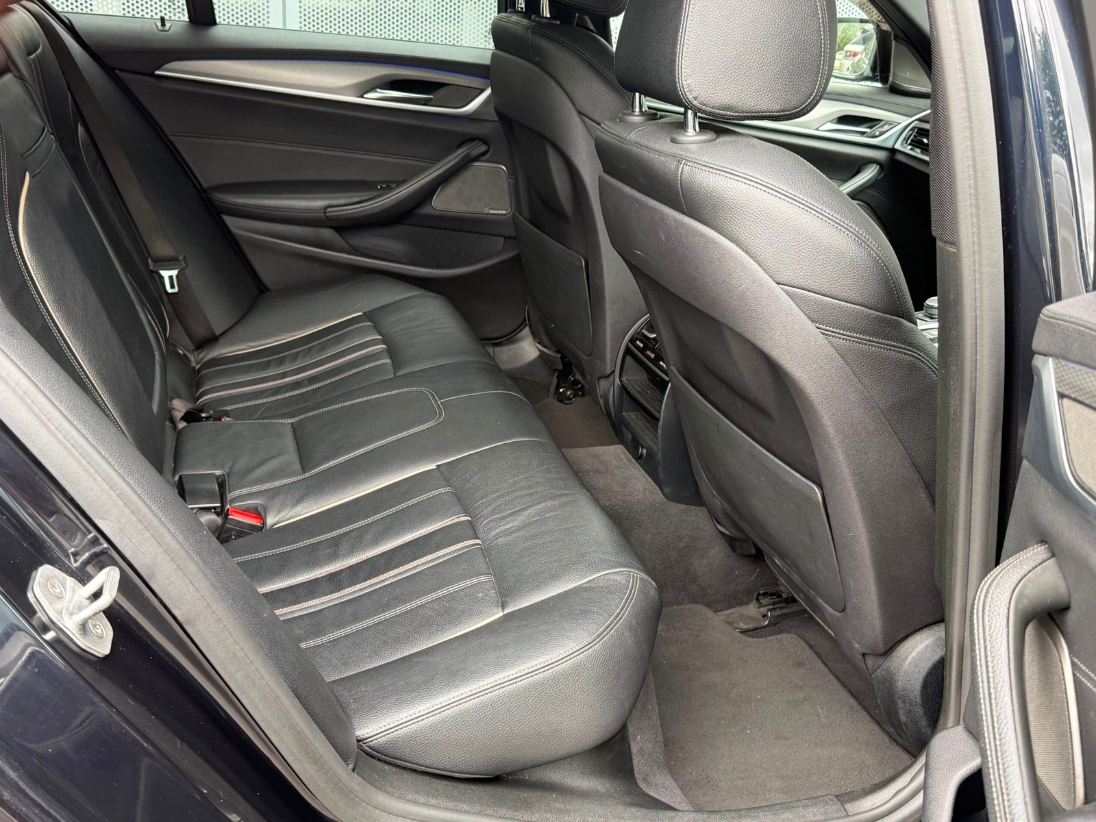 
								BMW 5 Series 2.0 520d M Sport Auto xDrive Euro 6 full									