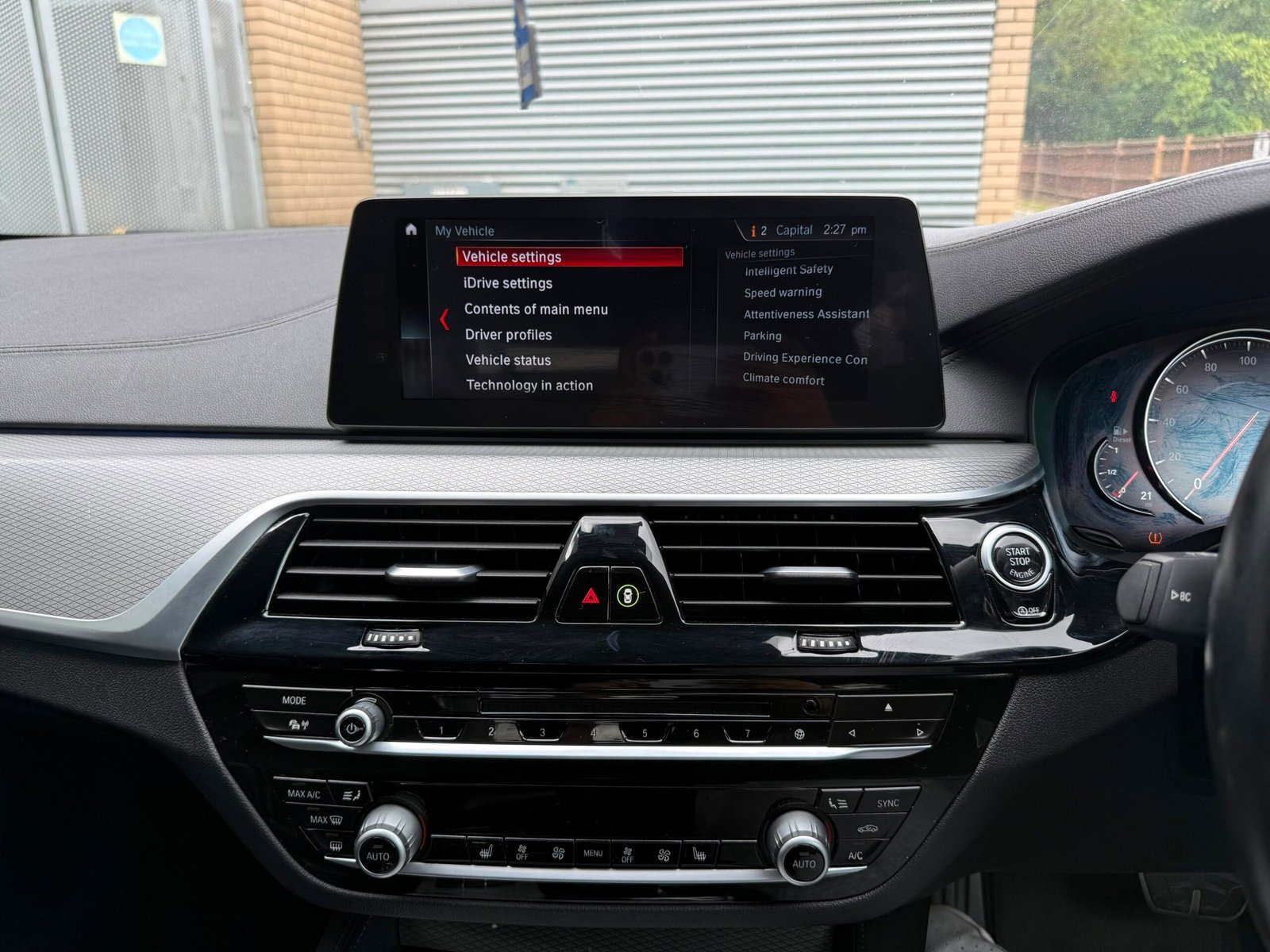 
								BMW 5 Series 2.0 520d M Sport Auto xDrive Euro 6 full									