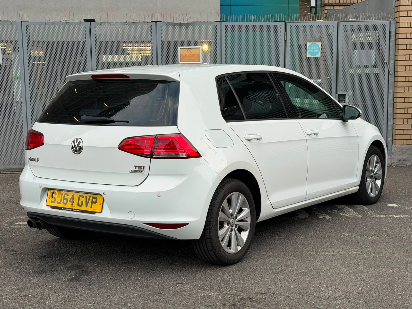 
								Volkswagen Golf 1.4 TSI BlueMotion Tech SE DSG Euro 5 full									