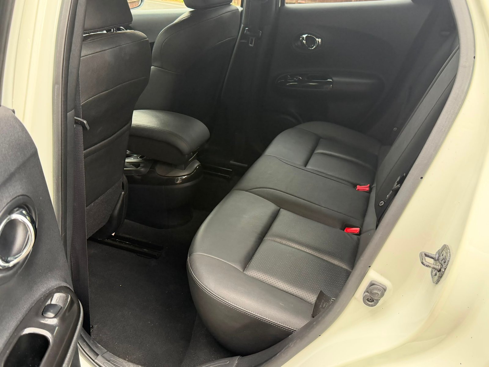 
								Nissan Juke 1.6 Tekna XTRON Euro 6 full									