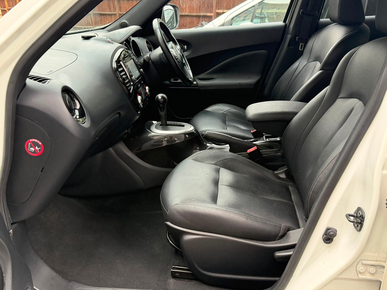 
								Nissan Juke 1.6 Tekna XTRON Euro 6 full									