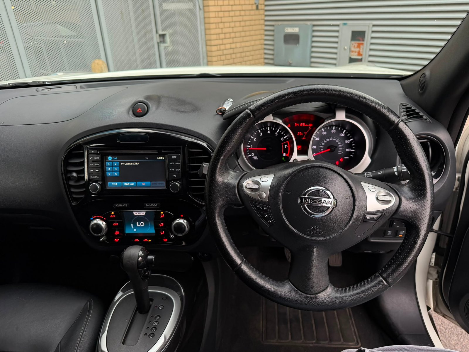 
								Nissan Juke 1.6 Tekna XTRON Euro 6 full									