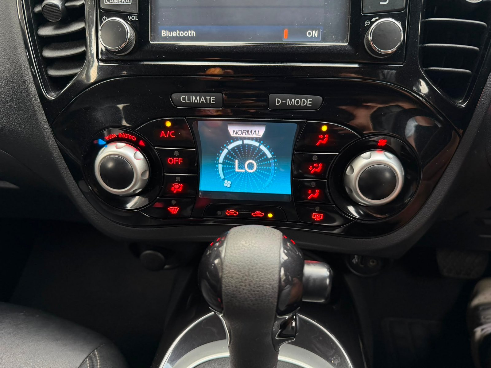 
								Nissan Juke 1.6 Tekna XTRON Euro 6 full									