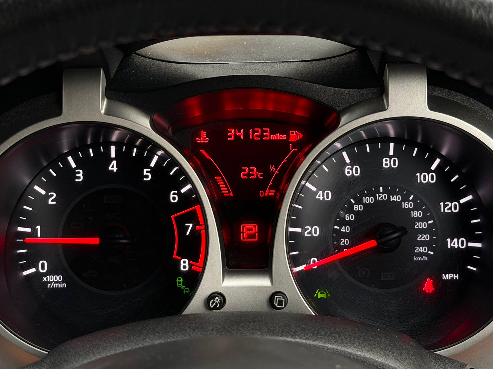 
								Nissan Juke 1.6 Tekna XTRON Euro 6 full									