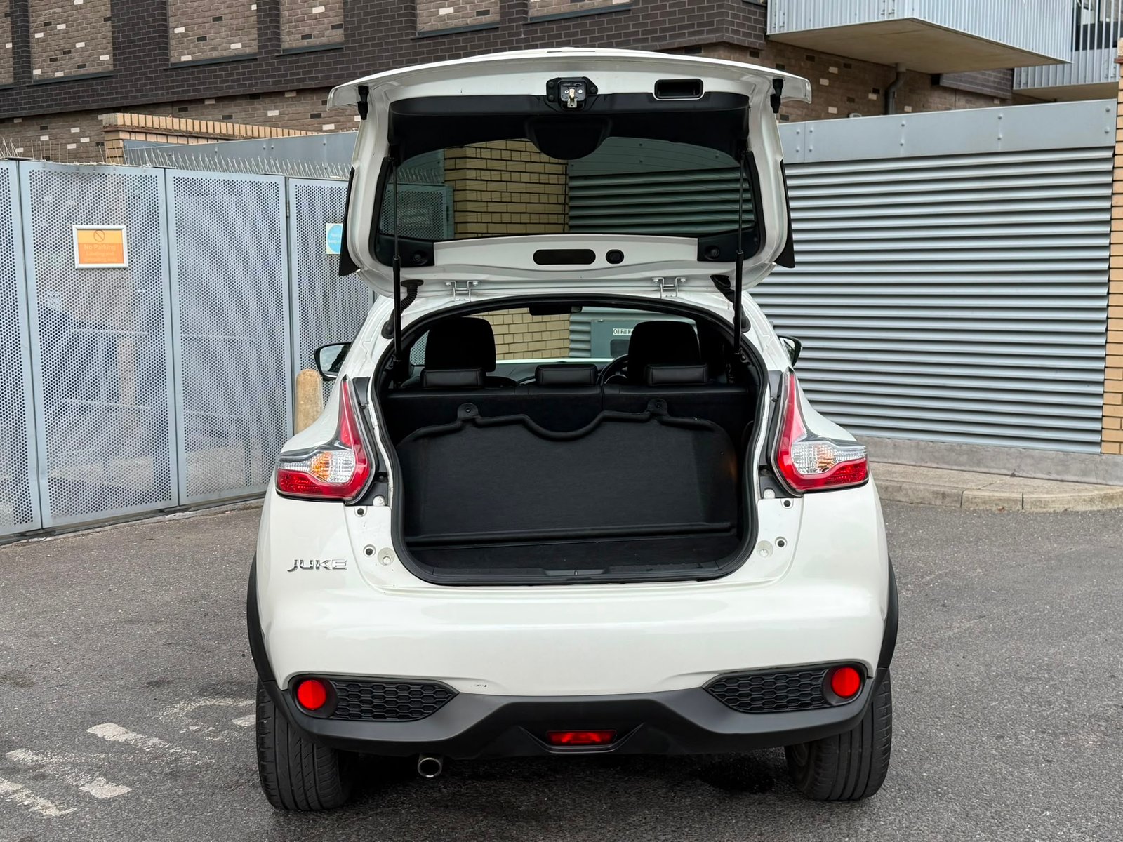 
								Nissan Juke 1.6 Tekna XTRON Euro 6 full									
