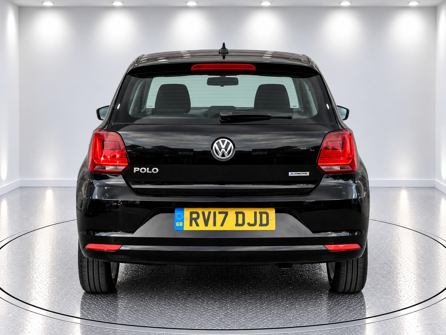 
								VOLKSWAGEN POLO 1.0 full									