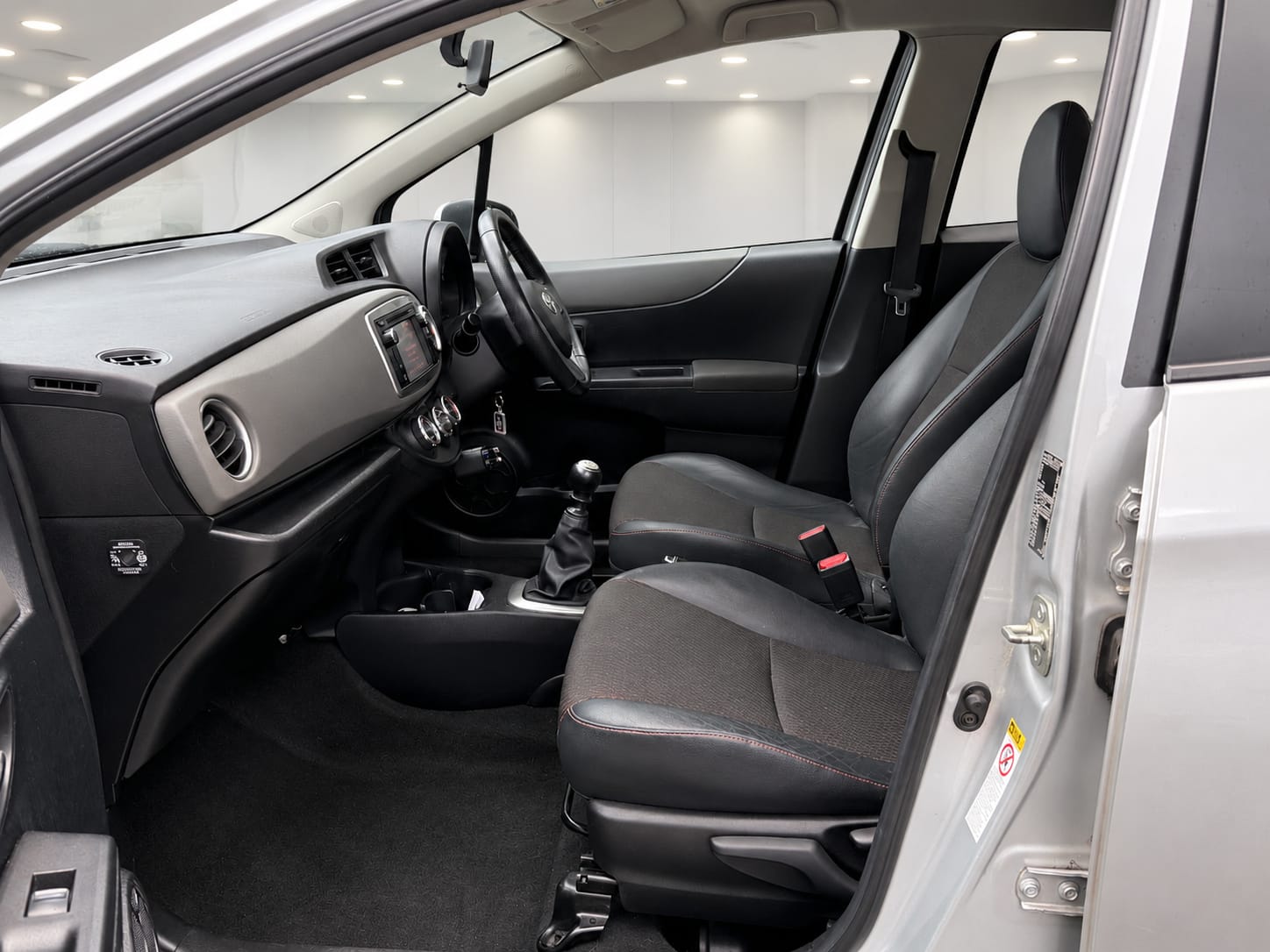 
								TOYOTA YARIS 1.33 VVT-i Trend 5dr full									