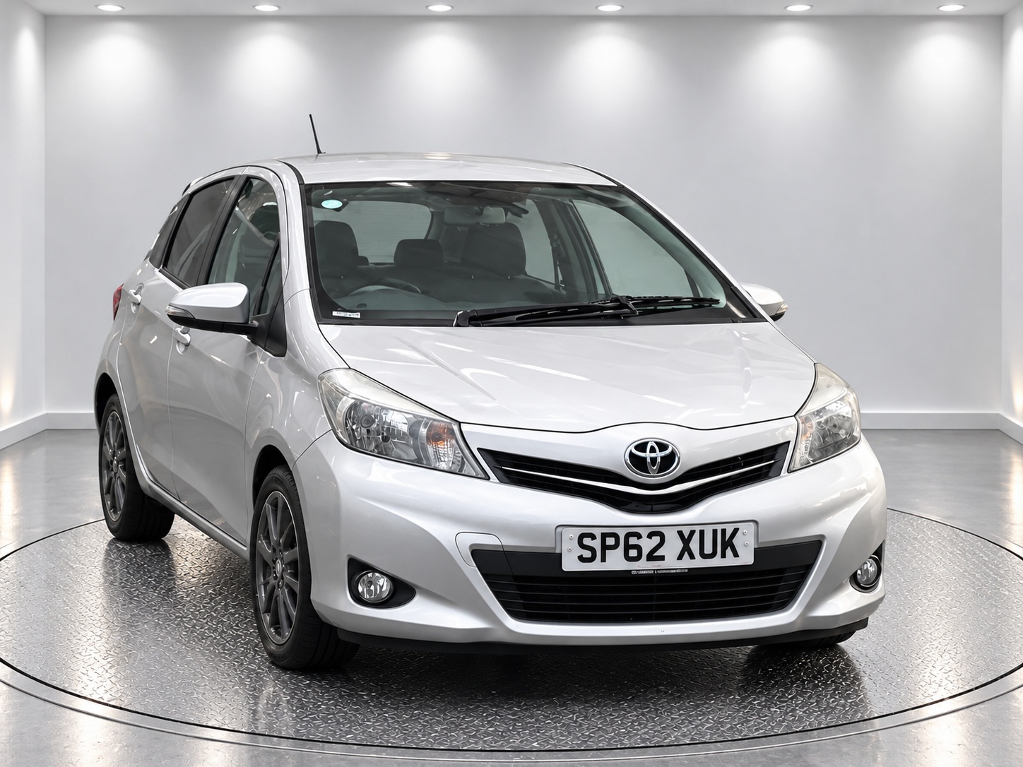 
								TOYOTA YARIS 1.33 VVT-i Trend 5dr full									