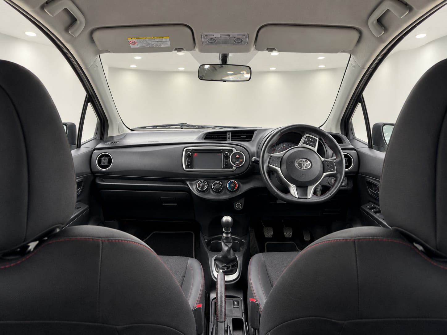 
								TOYOTA YARIS 1.33 VVT-i Trend 5dr full									