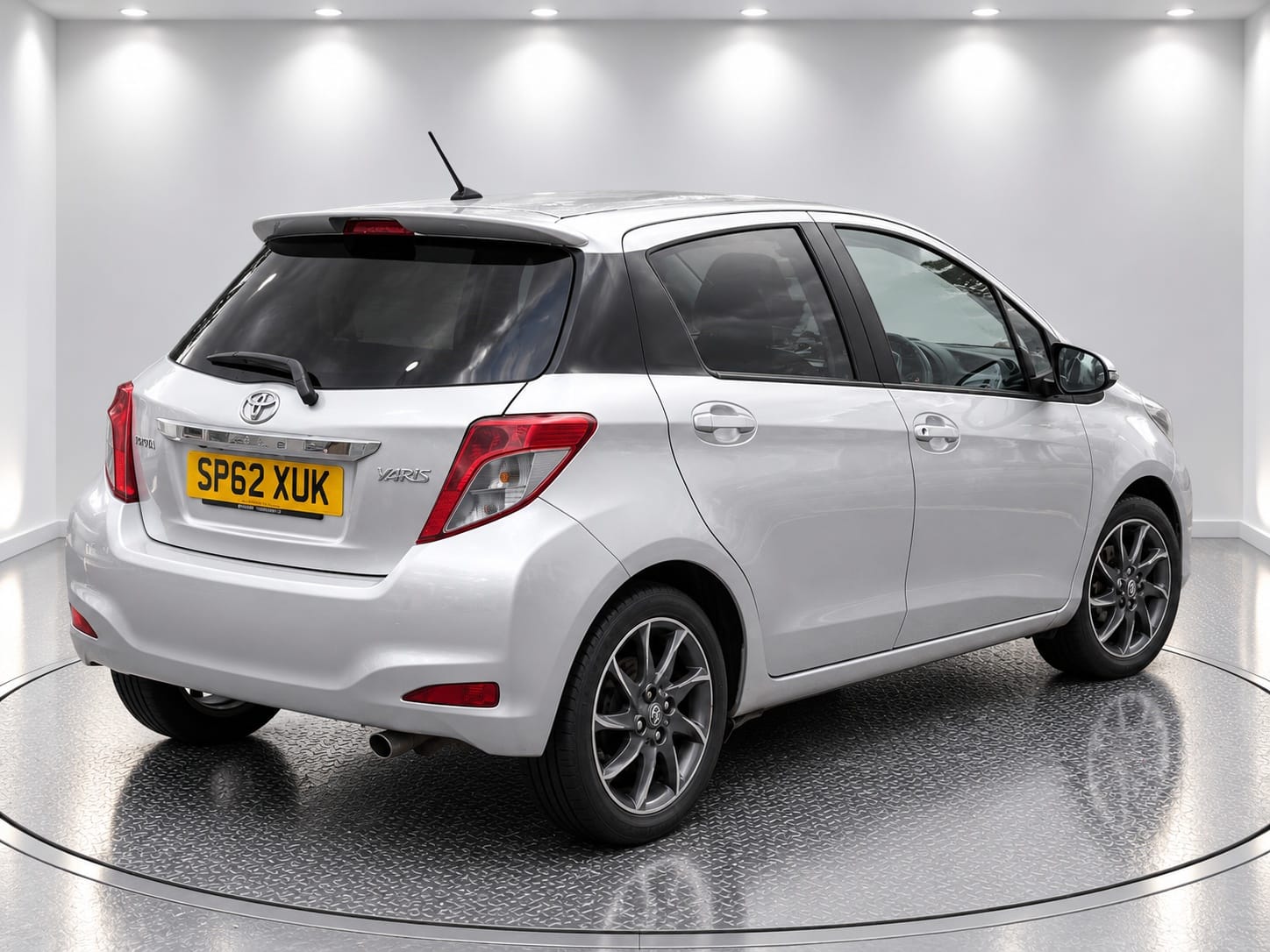 
								TOYOTA YARIS 1.33 VVT-i Trend 5dr full									