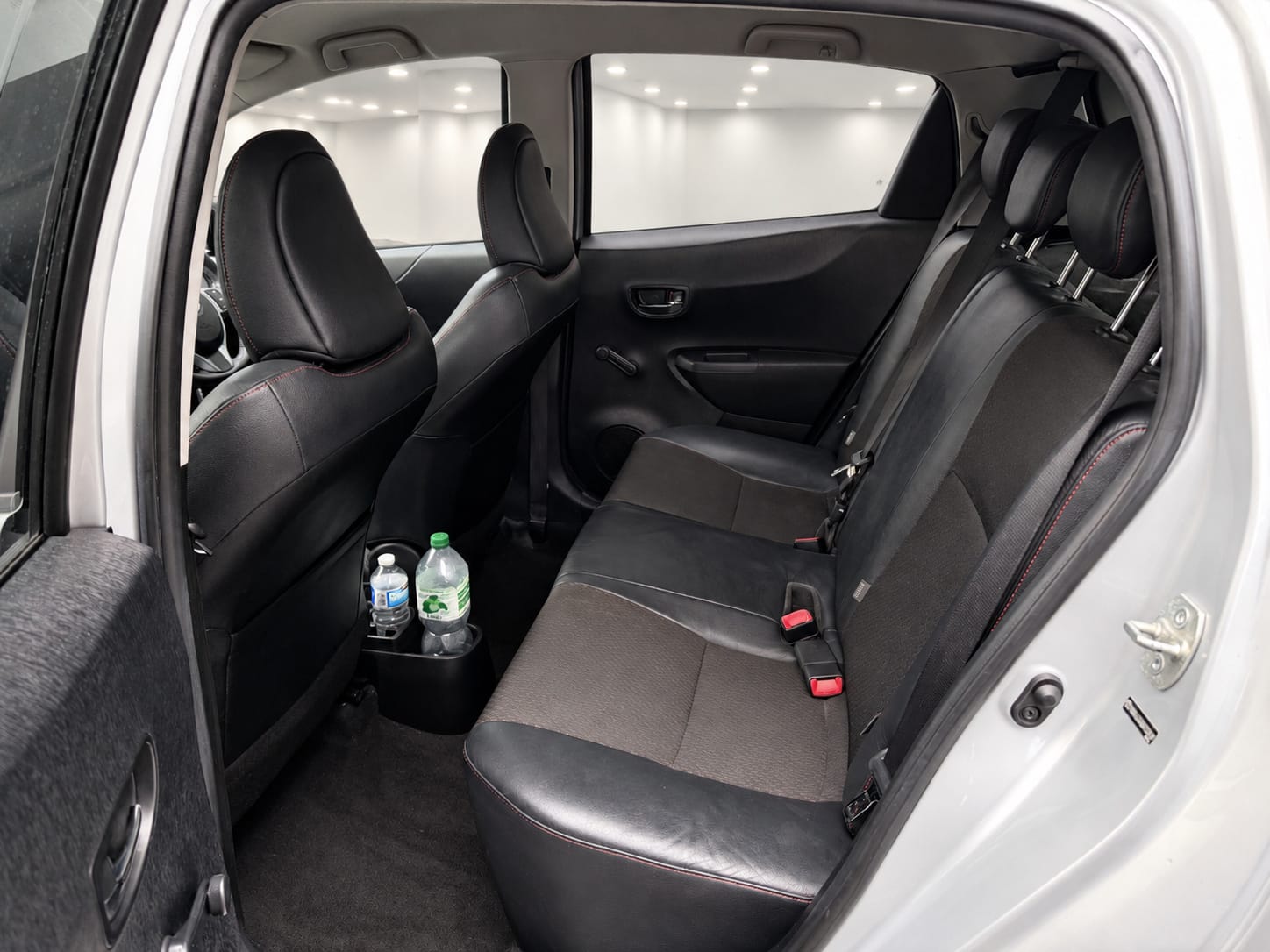 
								TOYOTA YARIS 1.33 VVT-i Trend 5dr full									