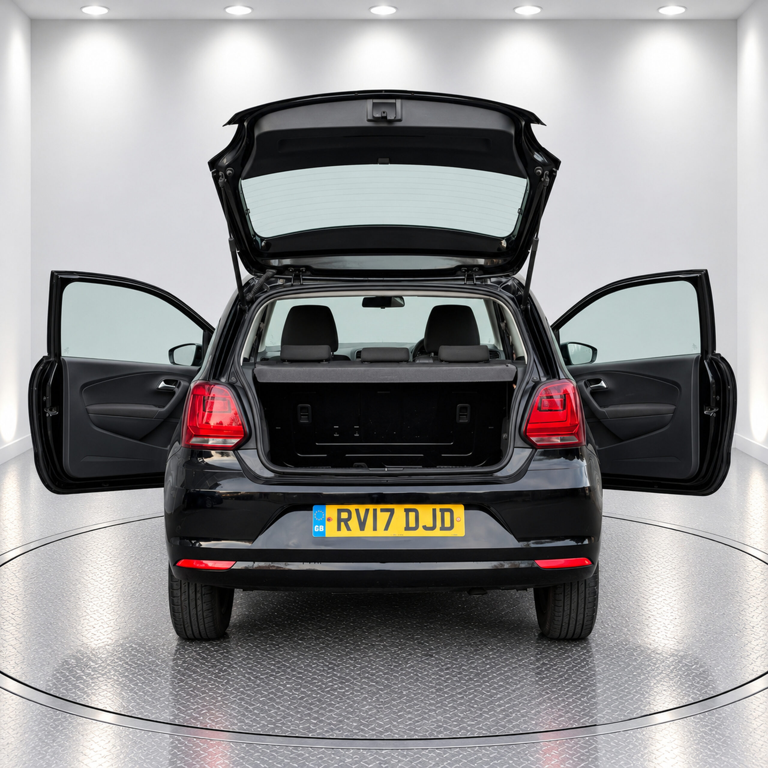 
								VOLKSWAGEN POLO 1.0 full									