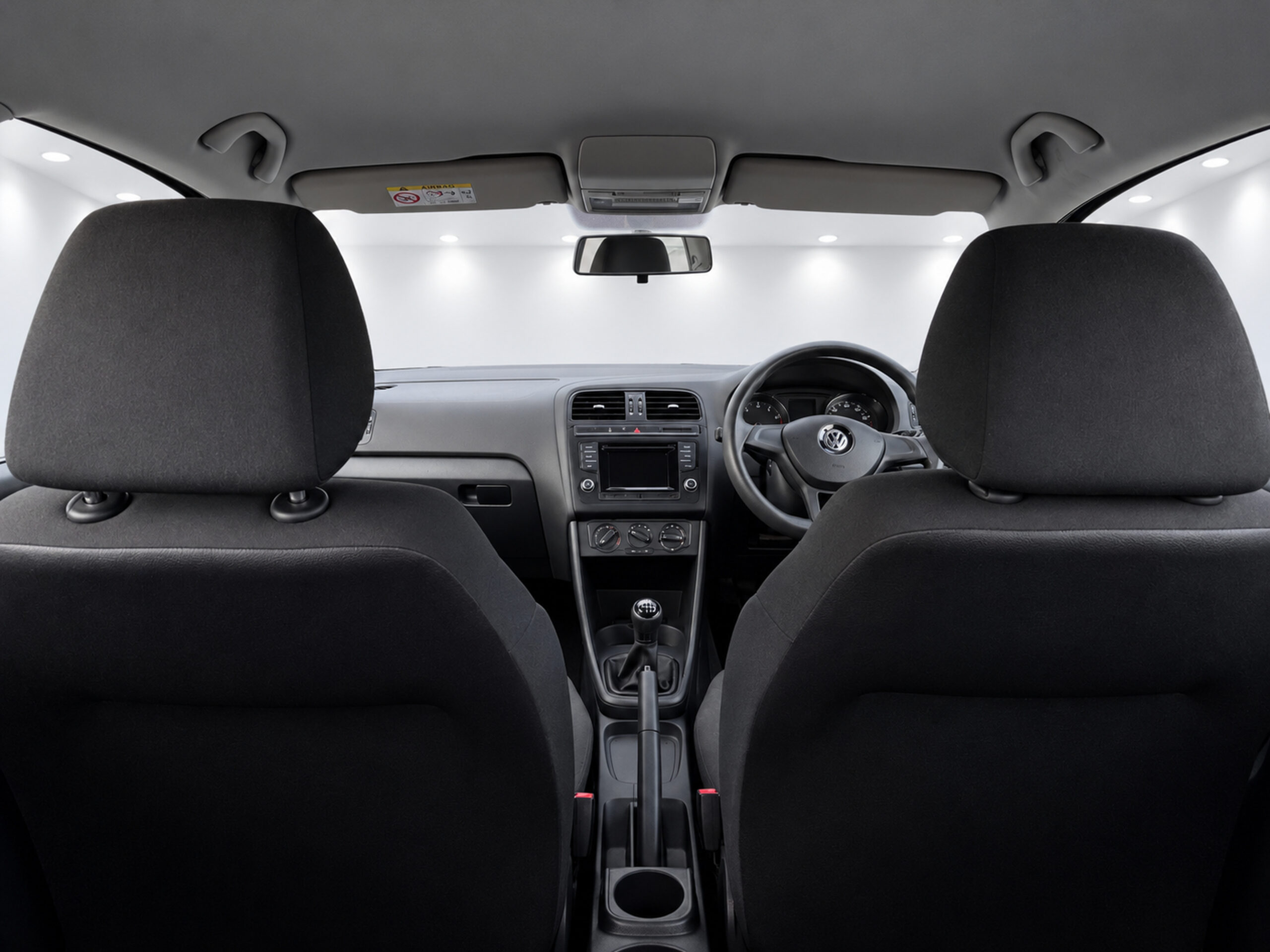 
								VOLKSWAGEN POLO 1.0 full									