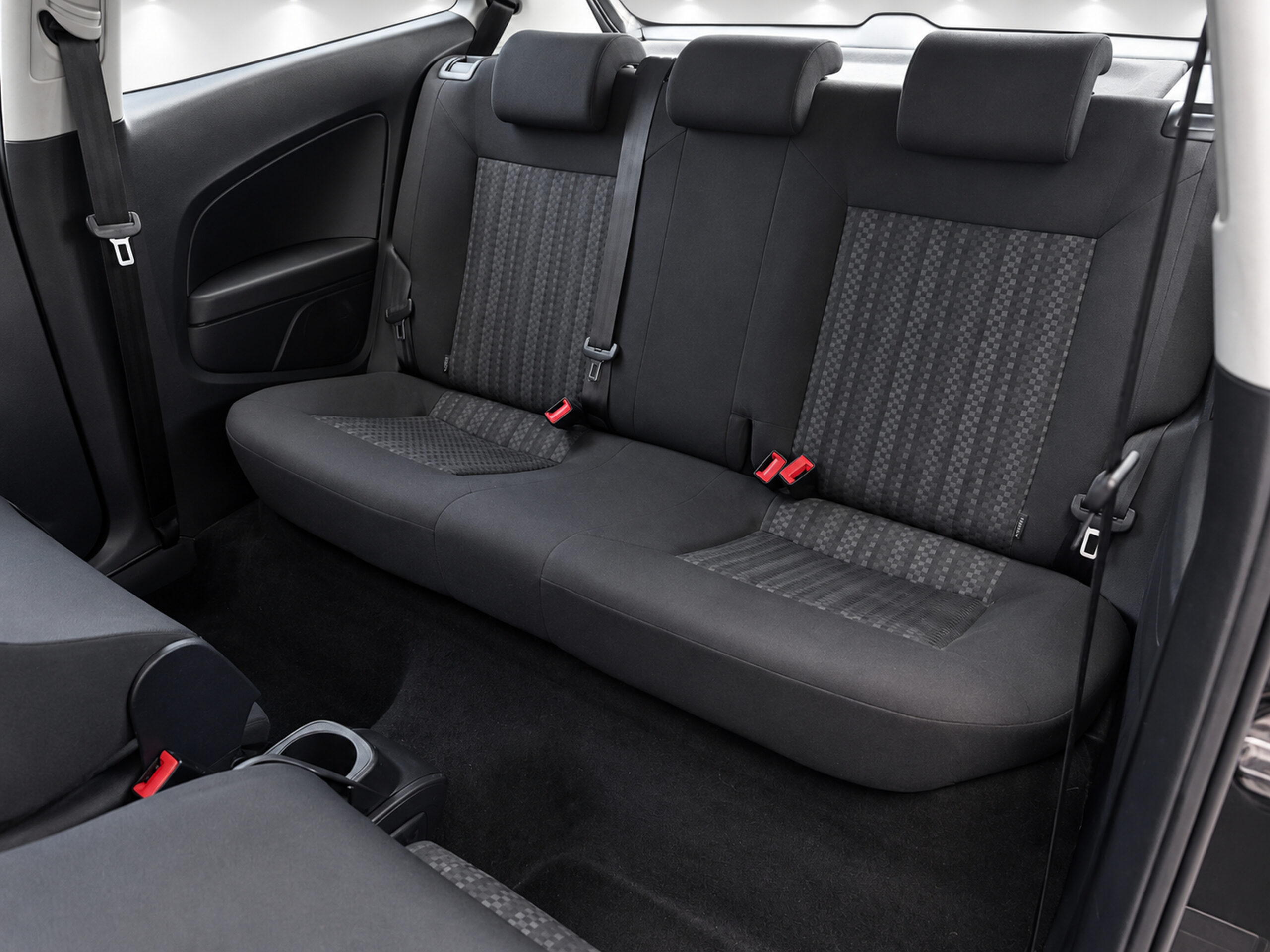 
								VOLKSWAGEN POLO 1.0 full									